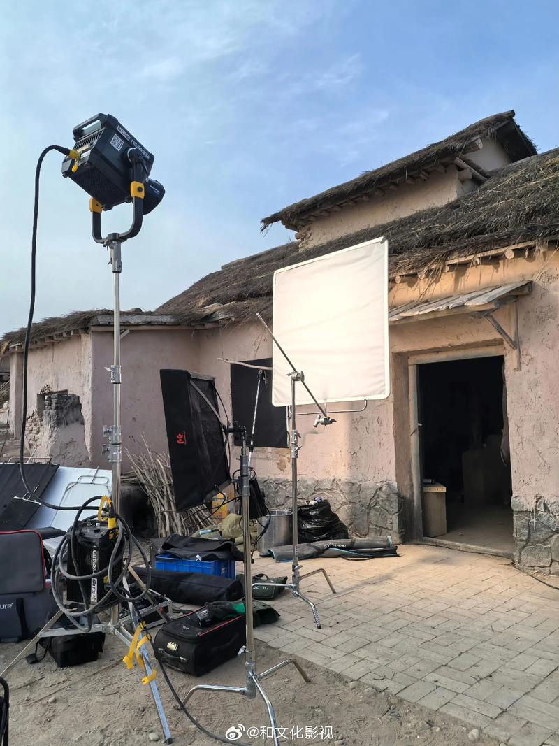 酒泉敦煌影视制作强力后盾 专业器材灯光租赁与摄制服务全解析